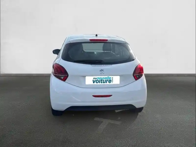 Peugeot 208 puretech 68ch bvm5 — photo 5