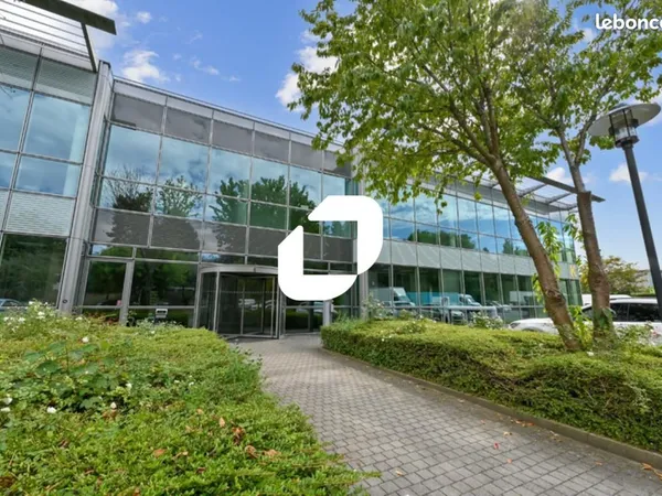 Bureaux 2 076 m²