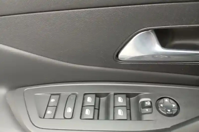 Peugeot 308 phev 180 e-eat8 — photo 50