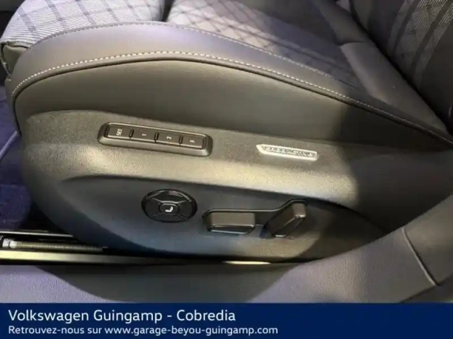 Volkswagen Passat sw 2.0 tdi evo 150ch r-line dsg7 — photo 13