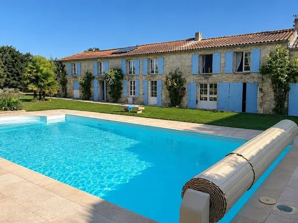 Maison 7 pièces 437 m²