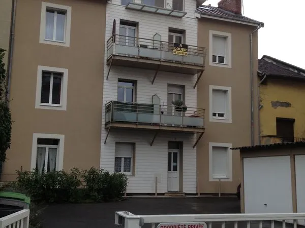 F3 avec balcon et stationnement