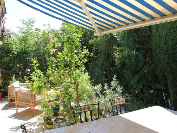 LE LAVANDOU - MAISON 3 CHAMBRES AVEC JARDIN, PISCINE ET PLAGE À PIED