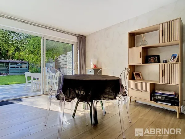 APPARTEMENT /MAISON 2 CHAMBRES JARDIN GARAGE ET STATIONNEMENT