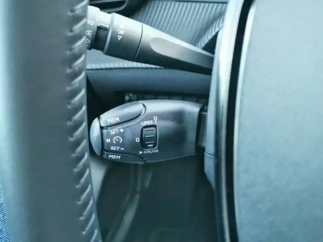 Peugeot 208 electrique 50 kwh 136ch — photo 39