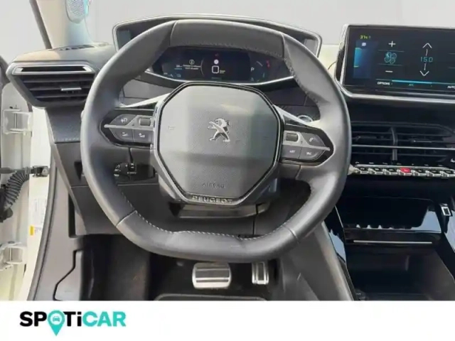 Peugeot 2008 e- 136ch roadtrip — photo 13