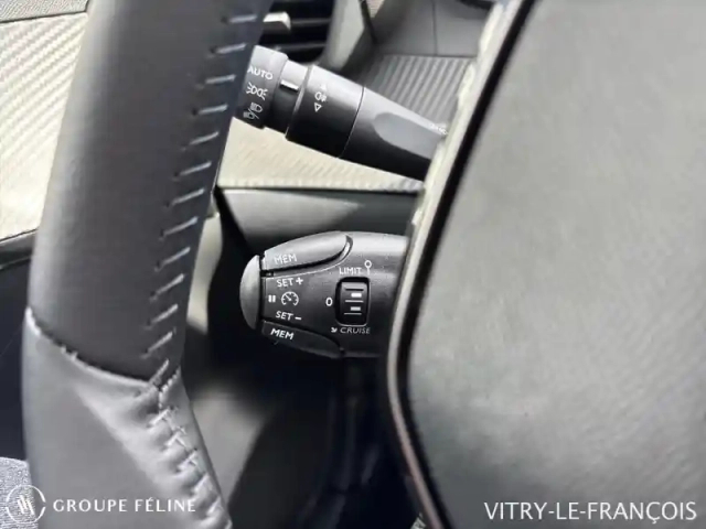 Peugeot 208 e- 136ch 50 kwh envy — photo 12
