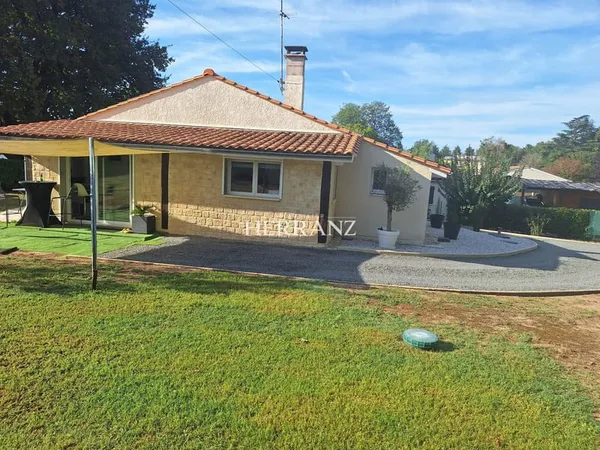 Maison rénovée 3 chambres sur terrain clos de 1 080 m2 à Sai