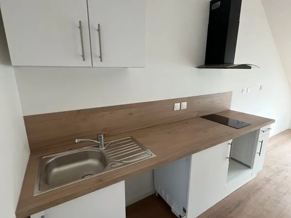 Studio neuf plein centre de bourg Achard avec place de parking