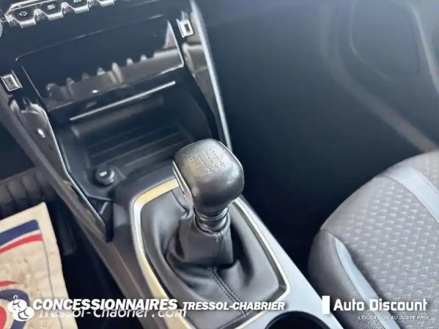 Peugeot 2008 puretech 130 s&amp;s bvm6 allure — photo 24