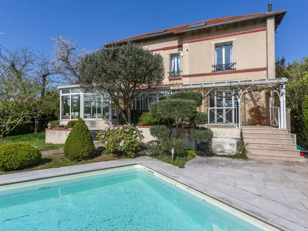 Maison 7 pièces 286 m²