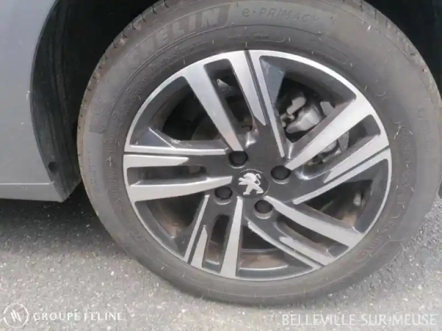 Peugeot 208 100ch s&amp;s allure  pack  bvm6 — photo 11