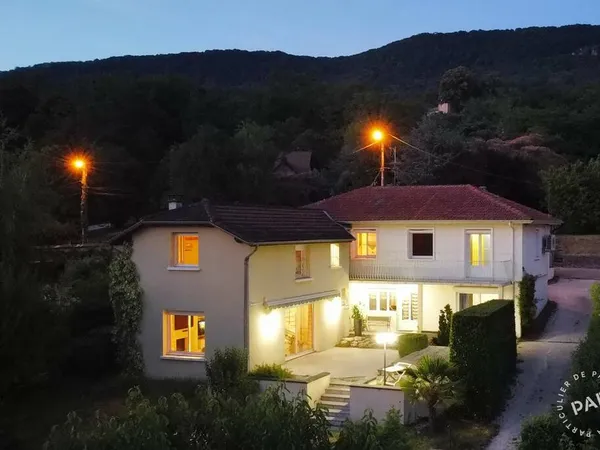 Maison 9 pièces 219 m²