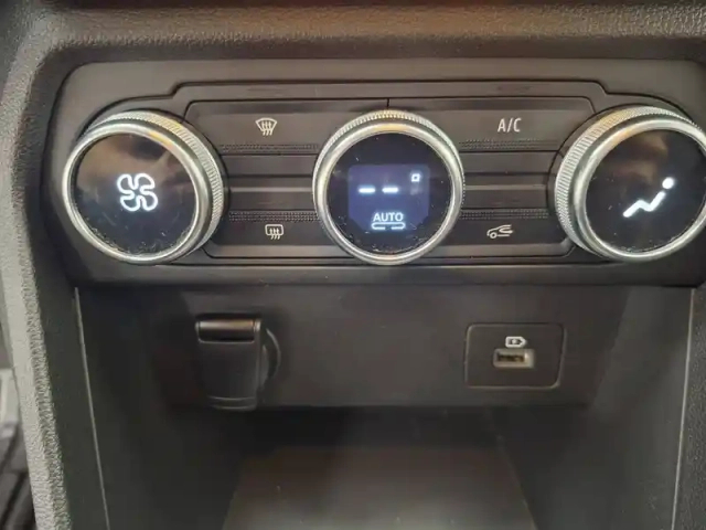 Dacia Jogger eco-g 100 7 places — photo 44