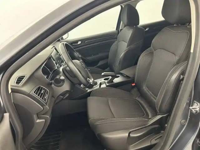 Renault Megane mégane iv berline blue dci 115 — photo 18