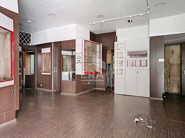 Local commercial 3 pièces 95 m²