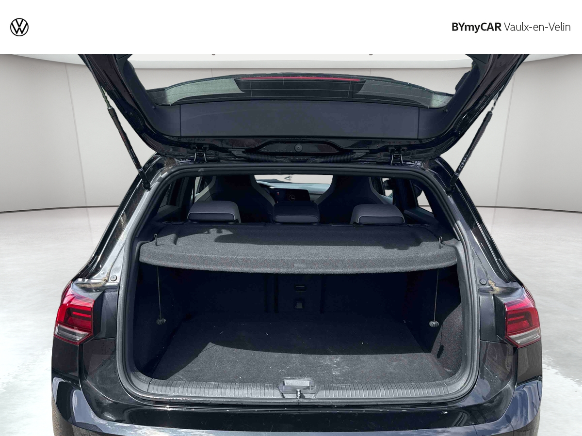 Volkswagen Golf 1.5 eTSI OPF 130 DSG7 — photo 13