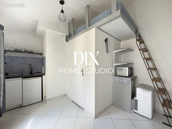Studio 1 pièce 9 m²