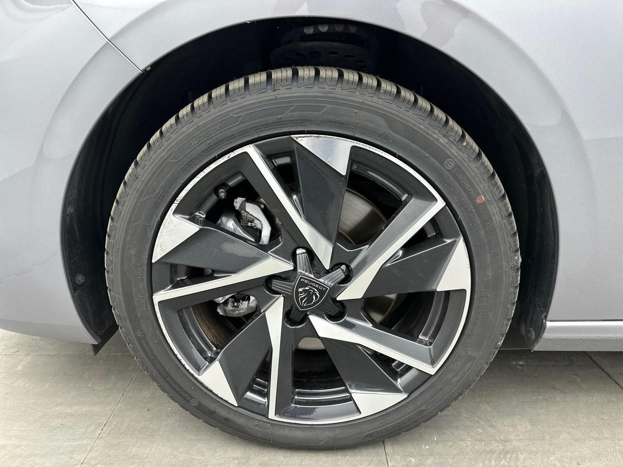 Peugeot 308 hybrid 145 e-dcs6 allure — photo 7