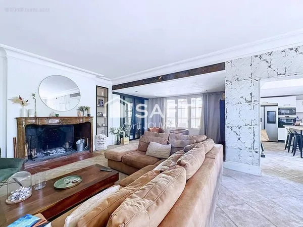 Maison 7 pièces 285 m²