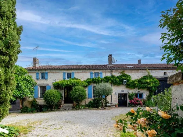 Maison 7 pièces 245 m²
