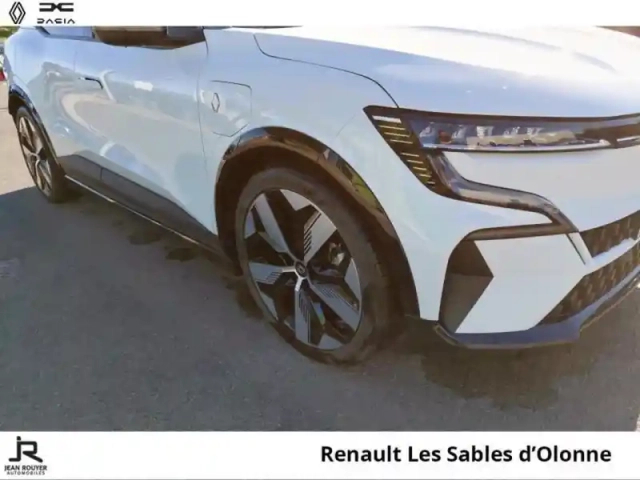 Renault Megane e-tech electric ev60 220ch techno super charge — photo 11