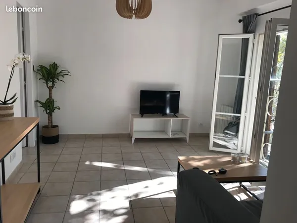 T2 traversant 40m² rénové