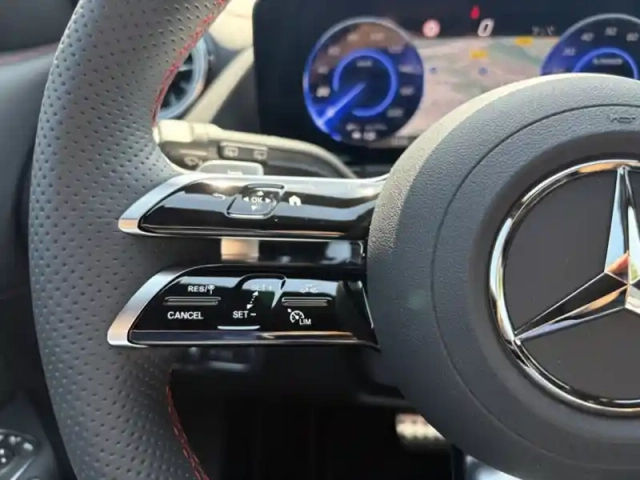 Mercedes Eqa 250+ — photo 16
