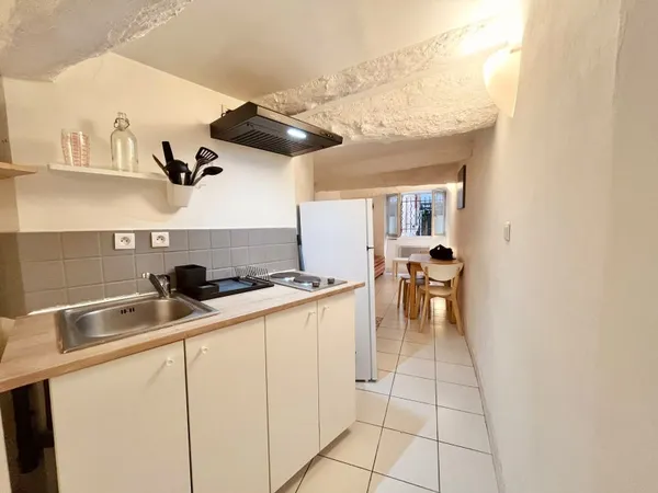 Recherche colocatrice (fille uniquement) – Aix‑en‑