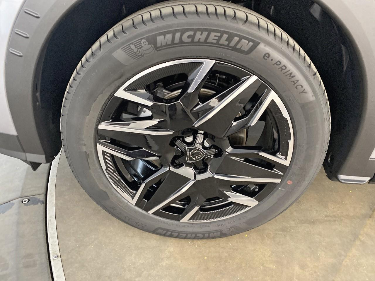 Peugeot 3008 hybrid 145 e-dcs6 gt — photo 11