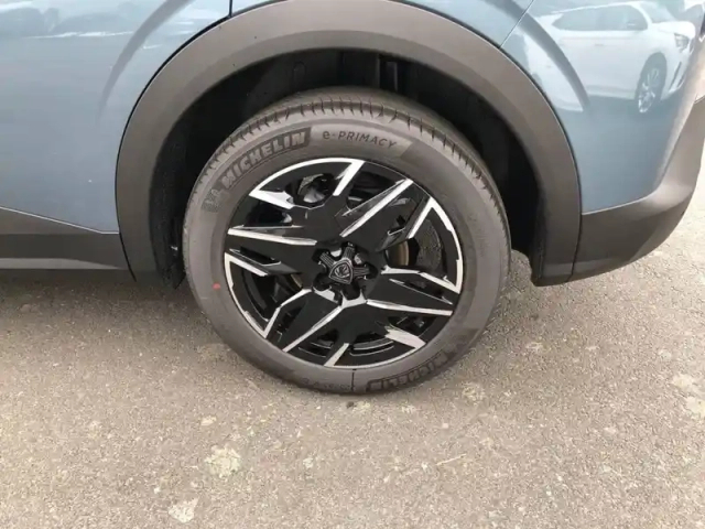 Peugeot 3008 hybrid 145 e-dcs6 — photo 13