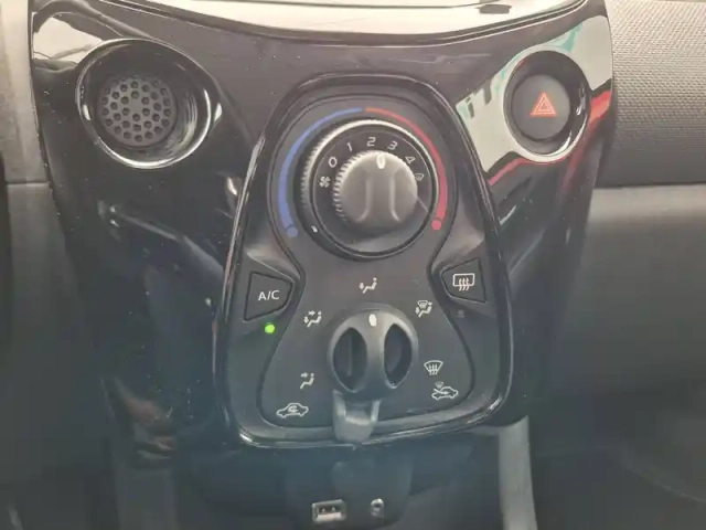 Peugeot 108 vti 72ch s&amp;s bvm5 — photo 15