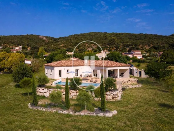 Maison de plain-pied 5 pièces 174 m²