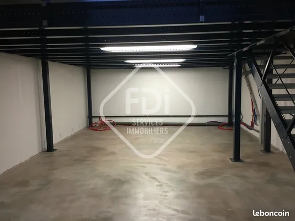 LOCAL D'ACTIVITE 90 m² CASTELNAU LE LEZ