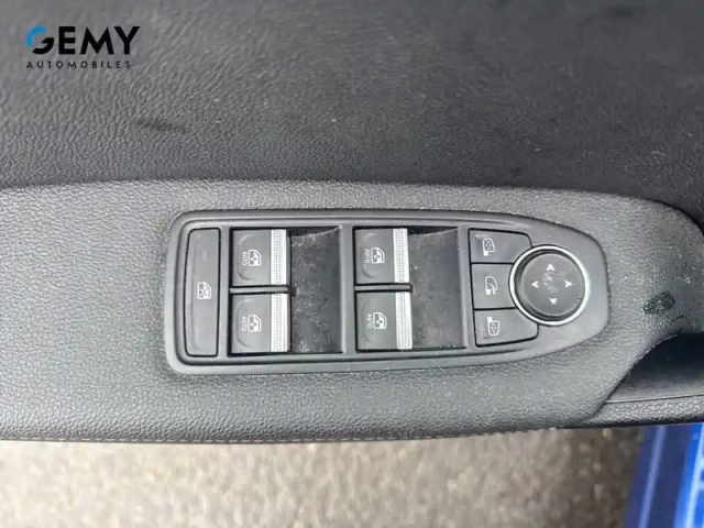 Renault Captur mild hybrid 160 edc — photo 46