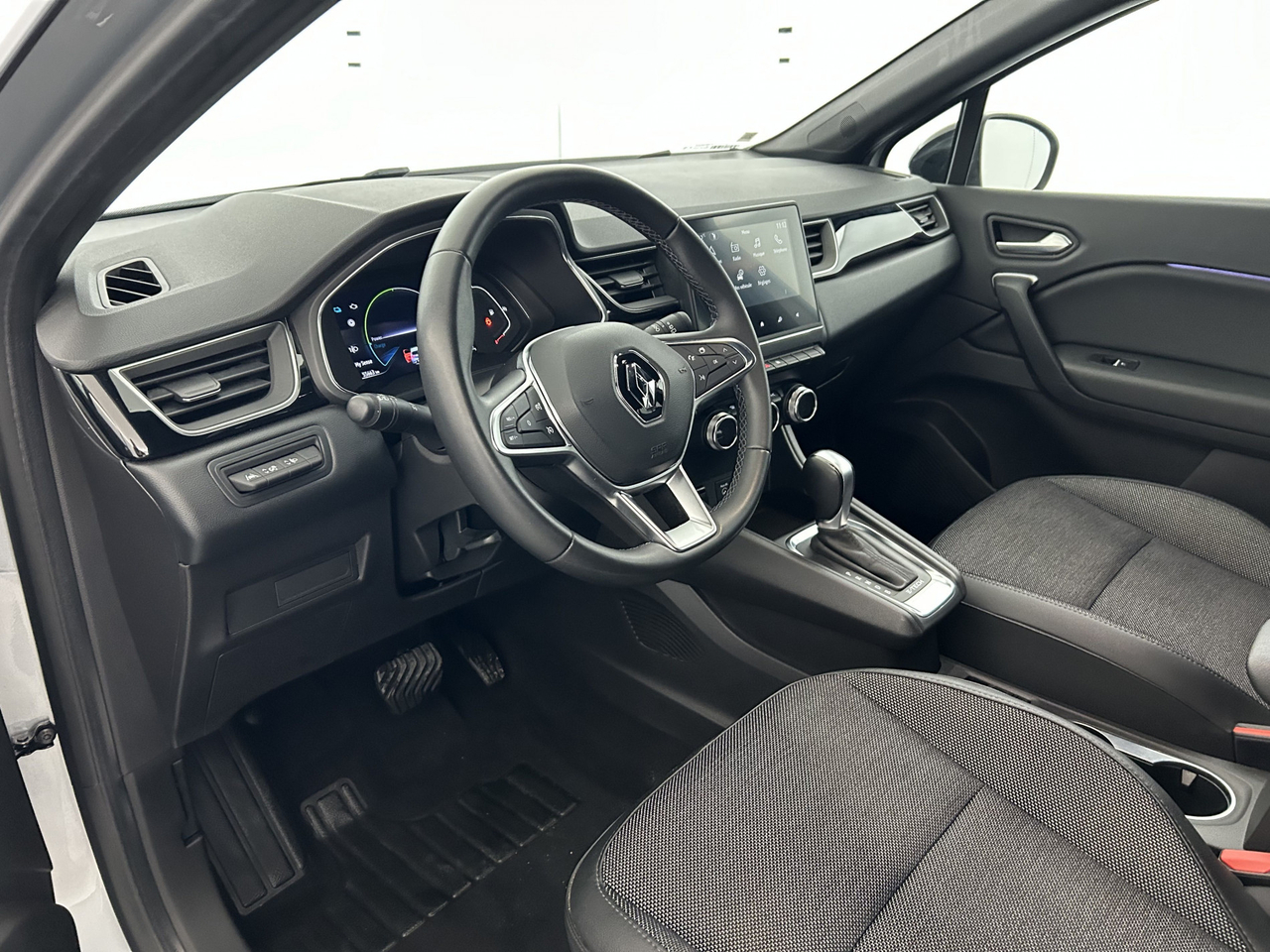 Renault Captur — photo 14