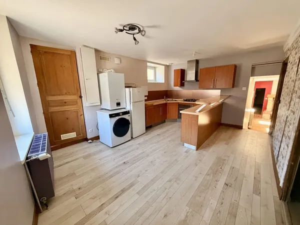 CHATILLON SUR LOIRE - Maison de ville T4 rénovée à louer