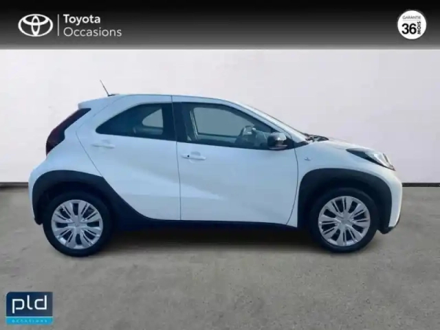 Toyota Aygo x 1.0 vvt-i 72ch dynamic my24 — photo 8