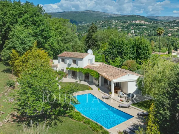 Chateauneuf-Grasse - Charmante villa provençale en emplacement p