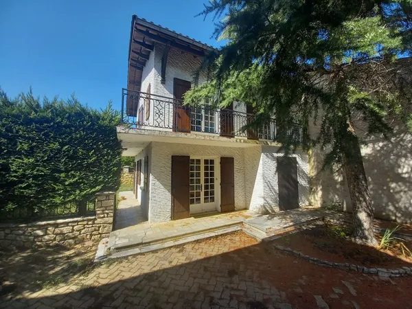 Maisonette et son jardinet.