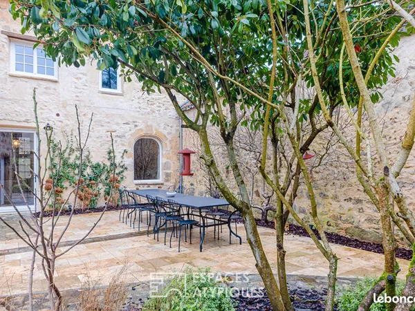 Maison 7 pièces 270 m²