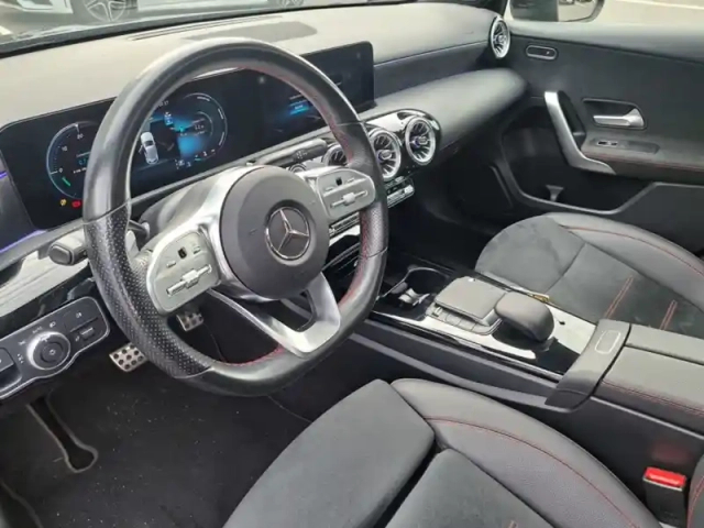Mercedes Classe A 200 d amg line — photo 32