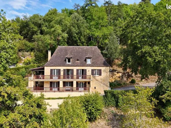 Maison 10 pièces 186 m²