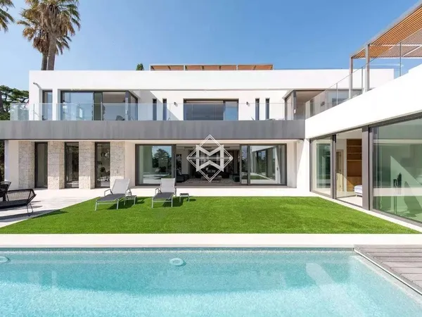 Villa 8 pièces 550 m²