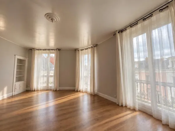 Appartement T4 de 132,6 m² avec terrasse - Le Mans centre