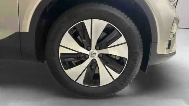 Volvo Xc40 t4 recharge 129+82 ch dct7 — photo 9