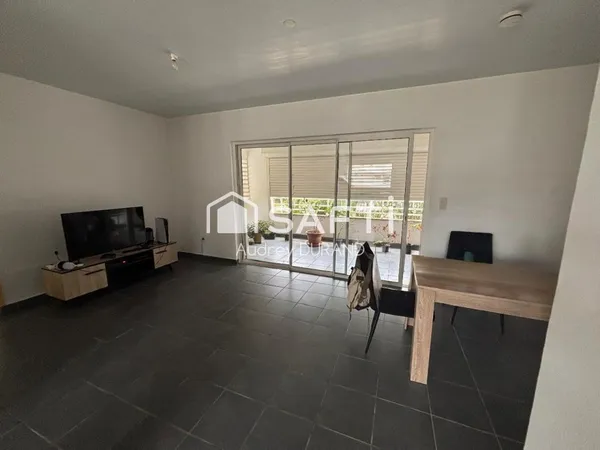 APPARTEMENT T3 AVEC BELLE TERRASSE