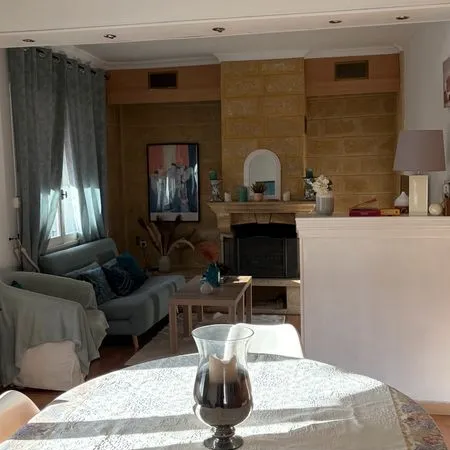 Colocation dans coquet appartement meublé 3 pièces dans villa