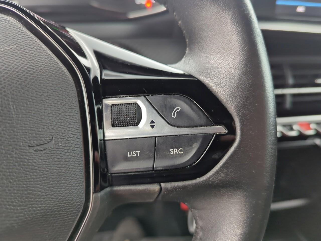Peugeot 2008 puretech 100 s&s bvm6 active pack — photo 26