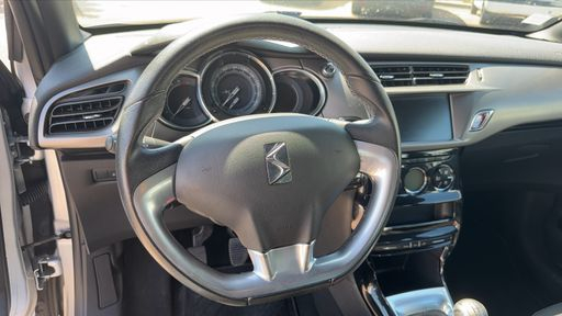 DS DS3 1.2 PureTech 82 - Be Chic – 2017 – 104295 km – Essence – Boîte Manuelle — photo 28
